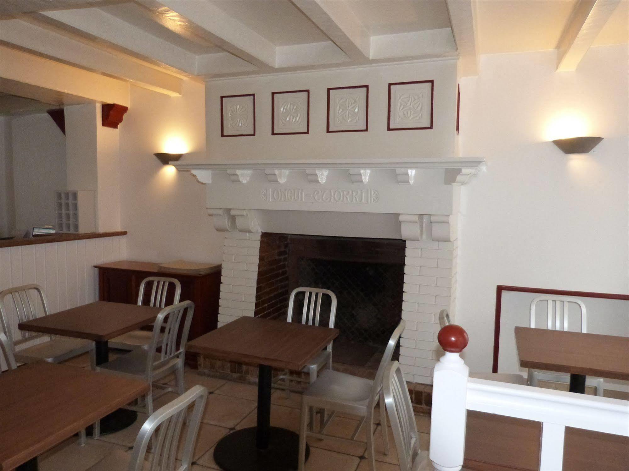 Hotel Le Petit 2*